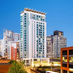 Radisson Blu Hotel, מלון